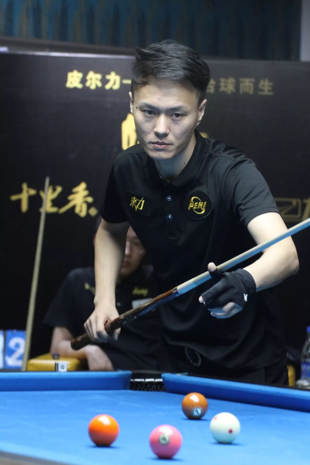 而克瑙夫的 而克瑙夫的